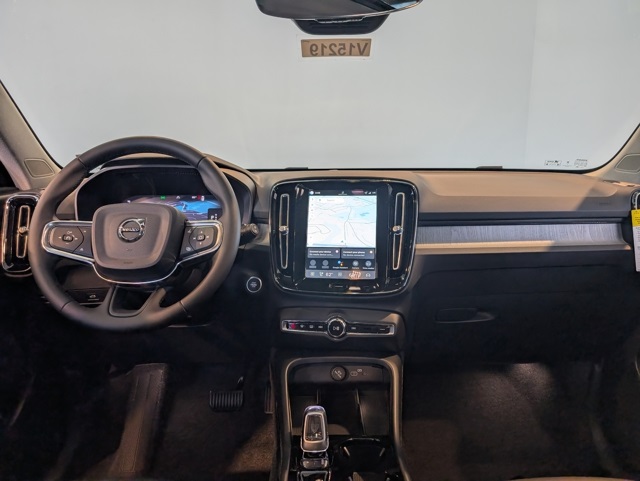 2026 Volvo XC60 B5 Plus photo 13