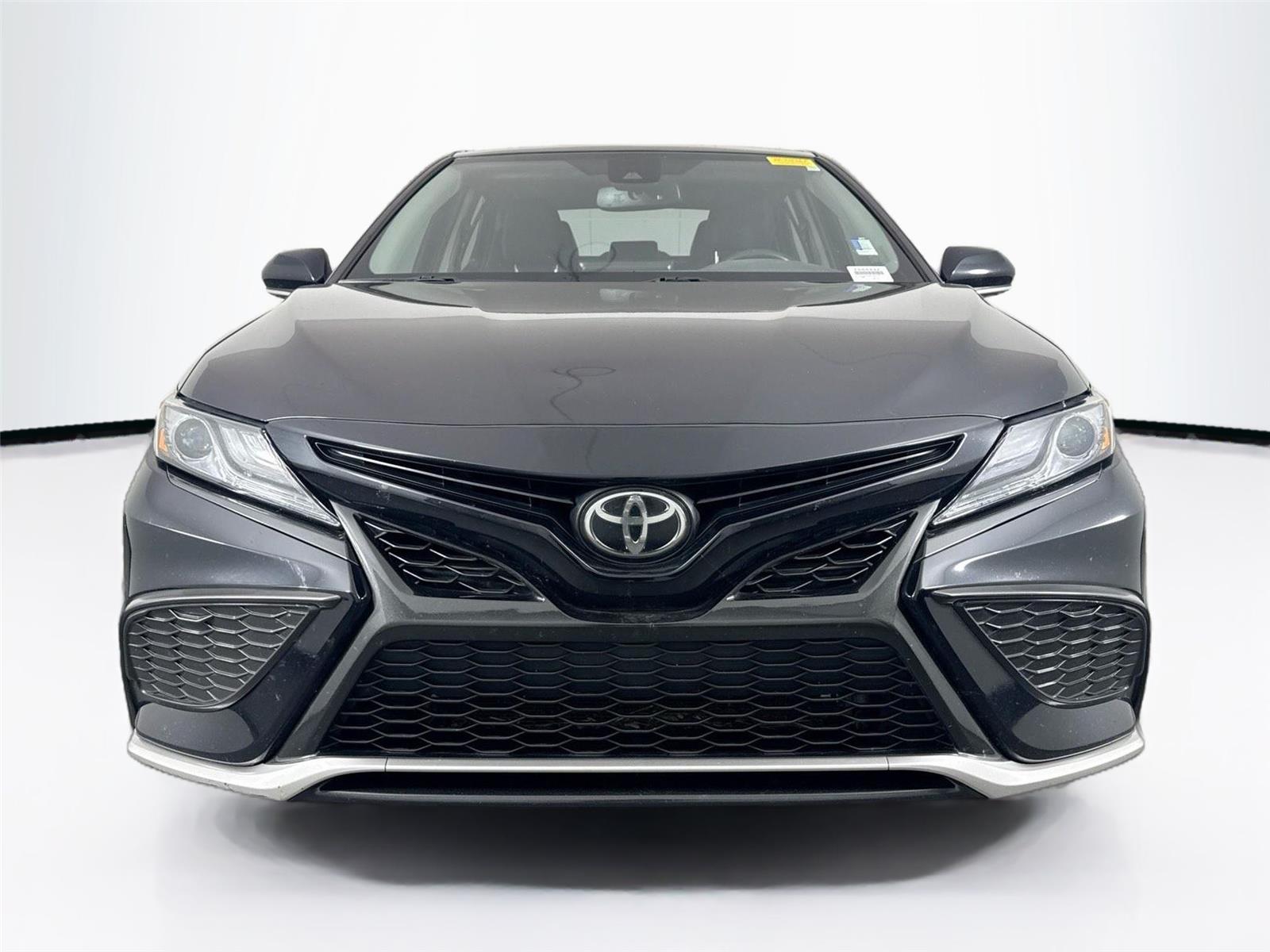 2021 Toyota Camry XSE photo 3