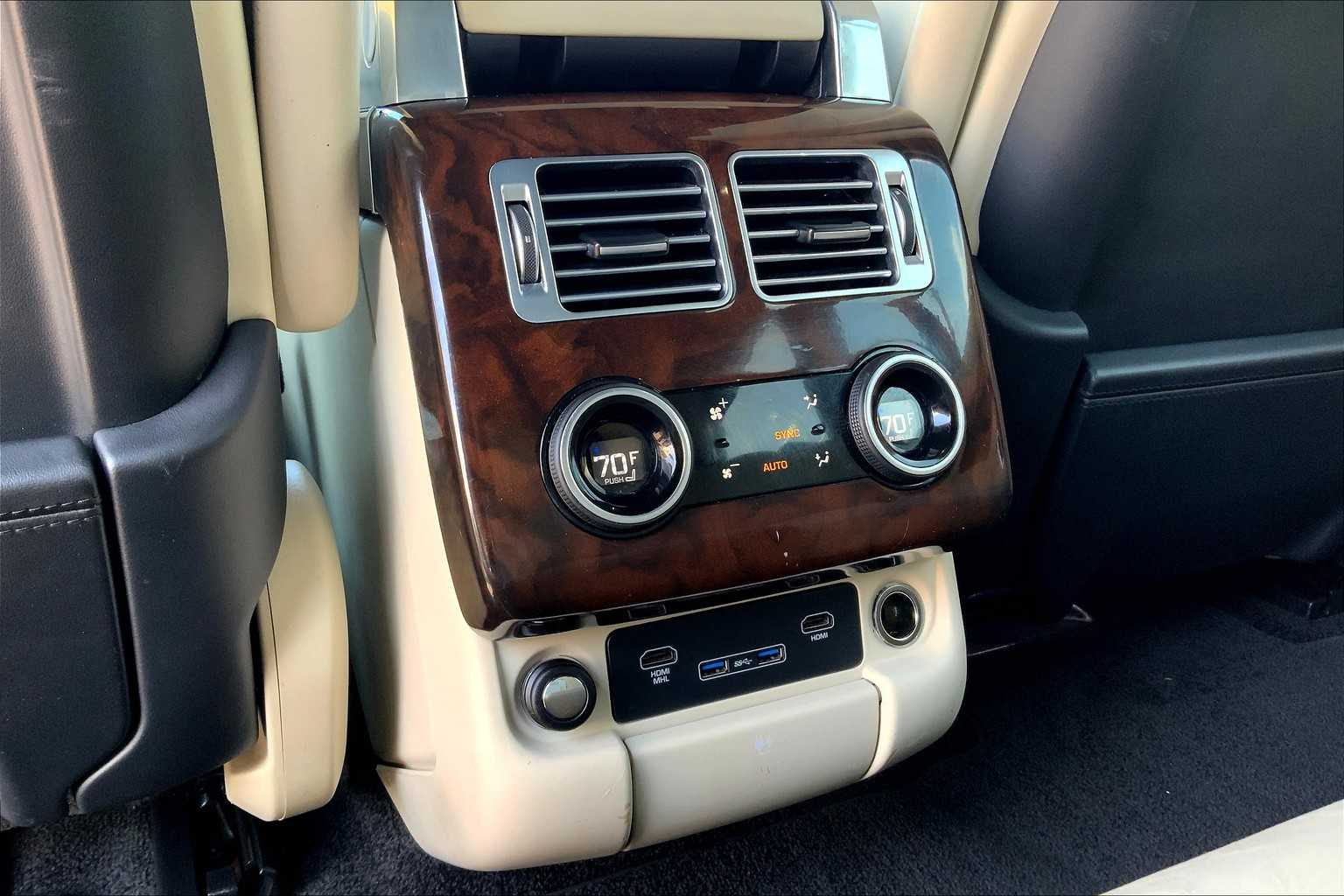 2019 Land Rover Range Rover HSE photo 29