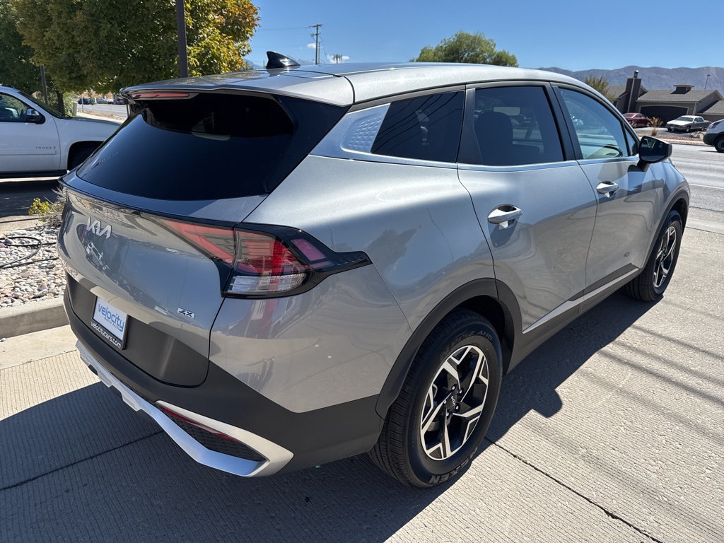 2024 Kia Sportage LX photo 3
