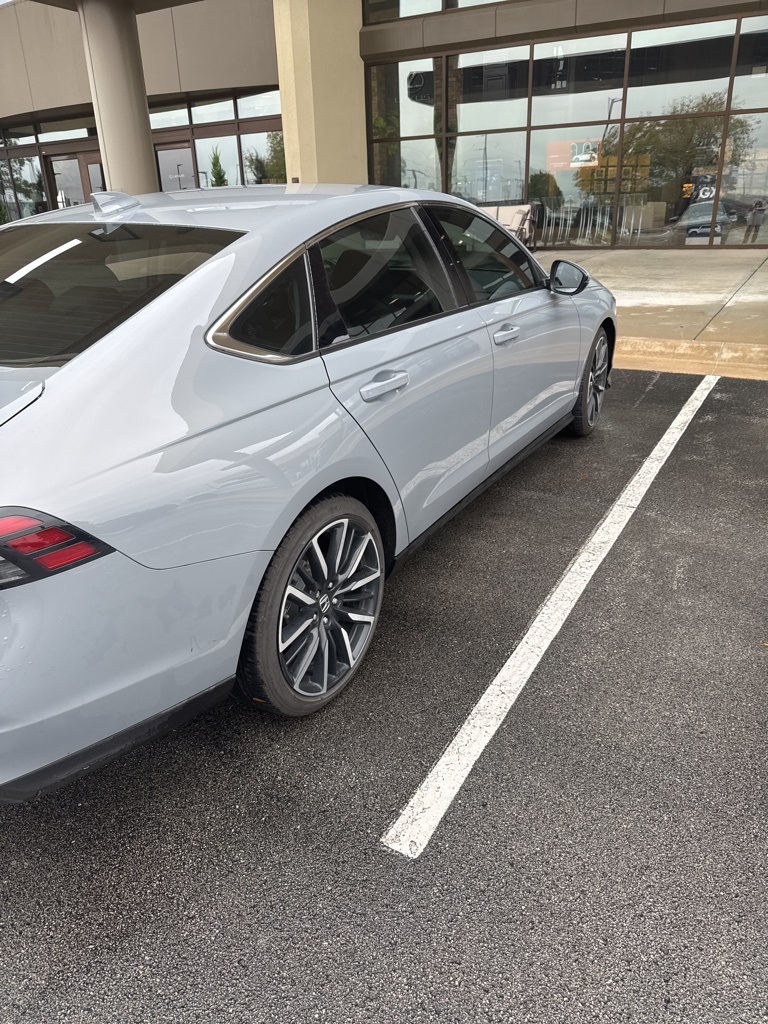 2024 Honda Accord Hybrid Touring photo 3