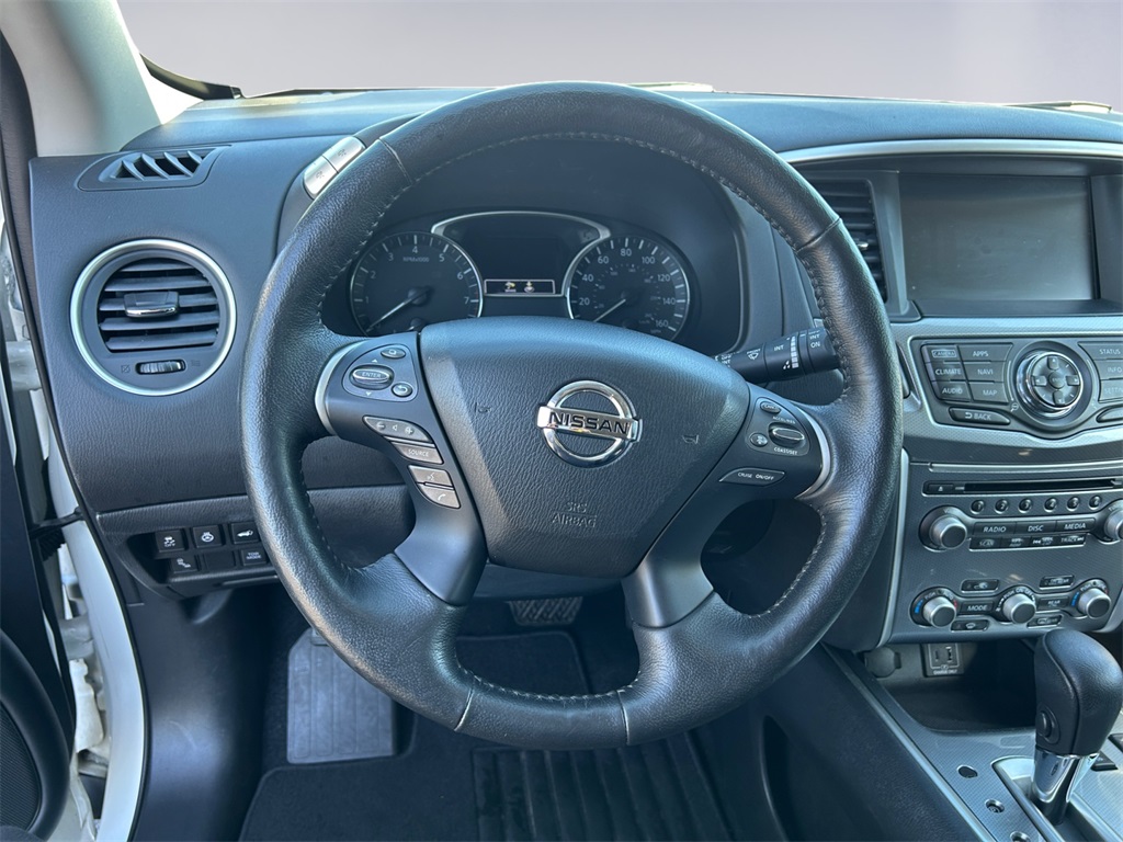 2019 Nissan Pathfinder SL photo 12