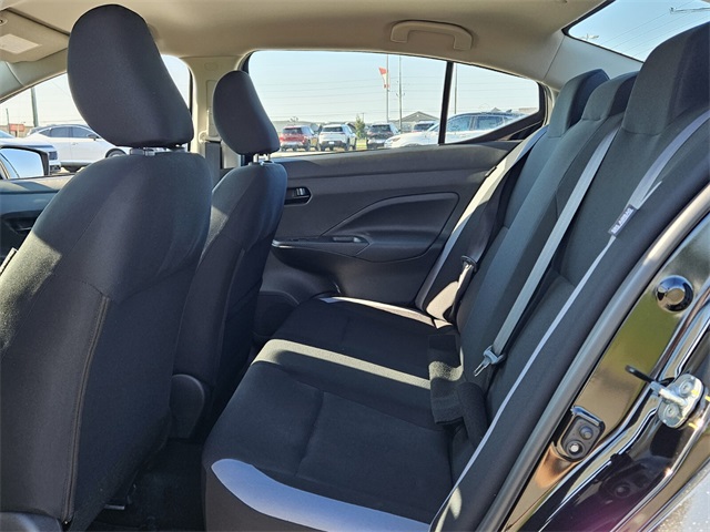 2025 Nissan Versa 1.6 S photo 4
