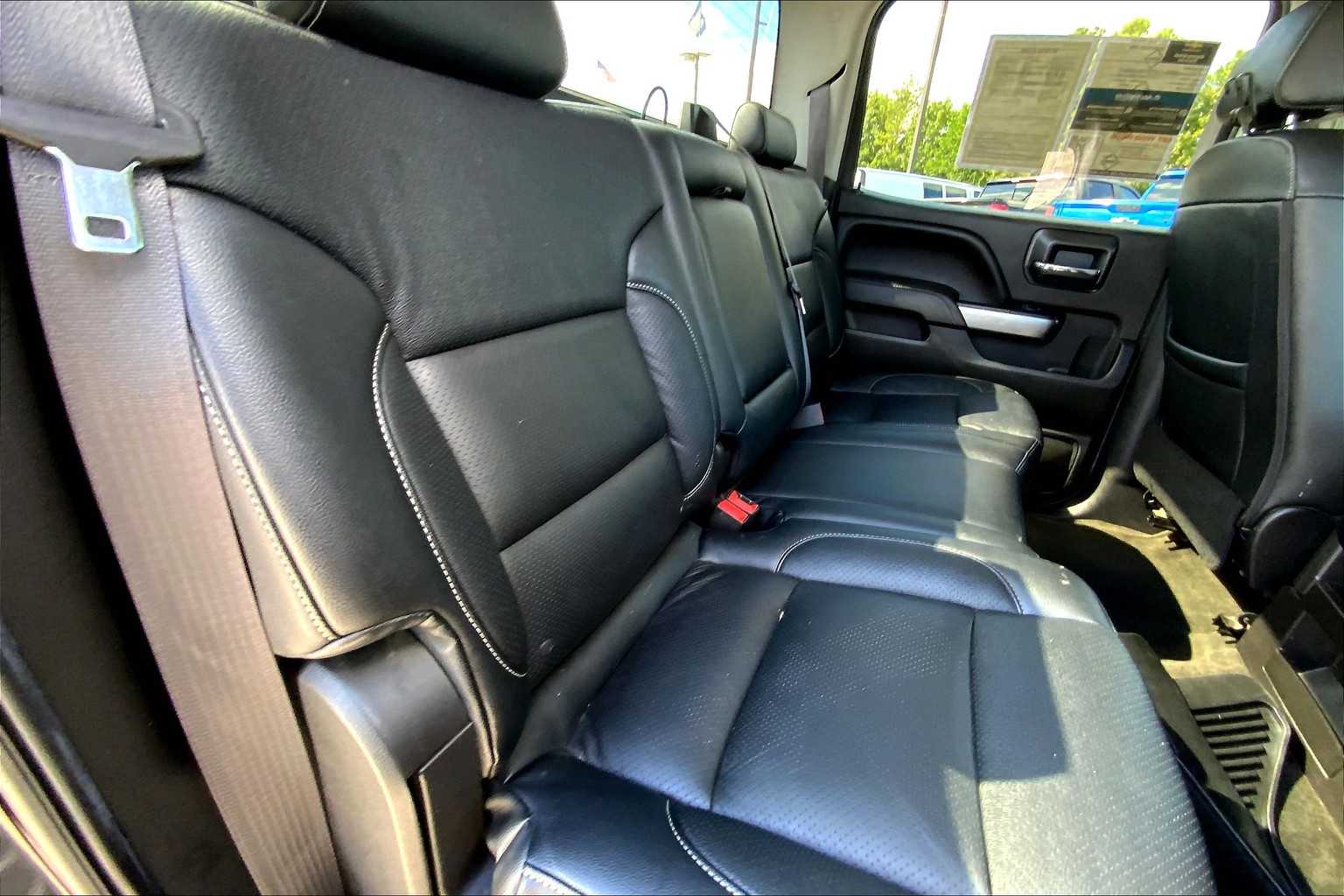 2017 Chevrolet Silverado 1500 LT photo 13