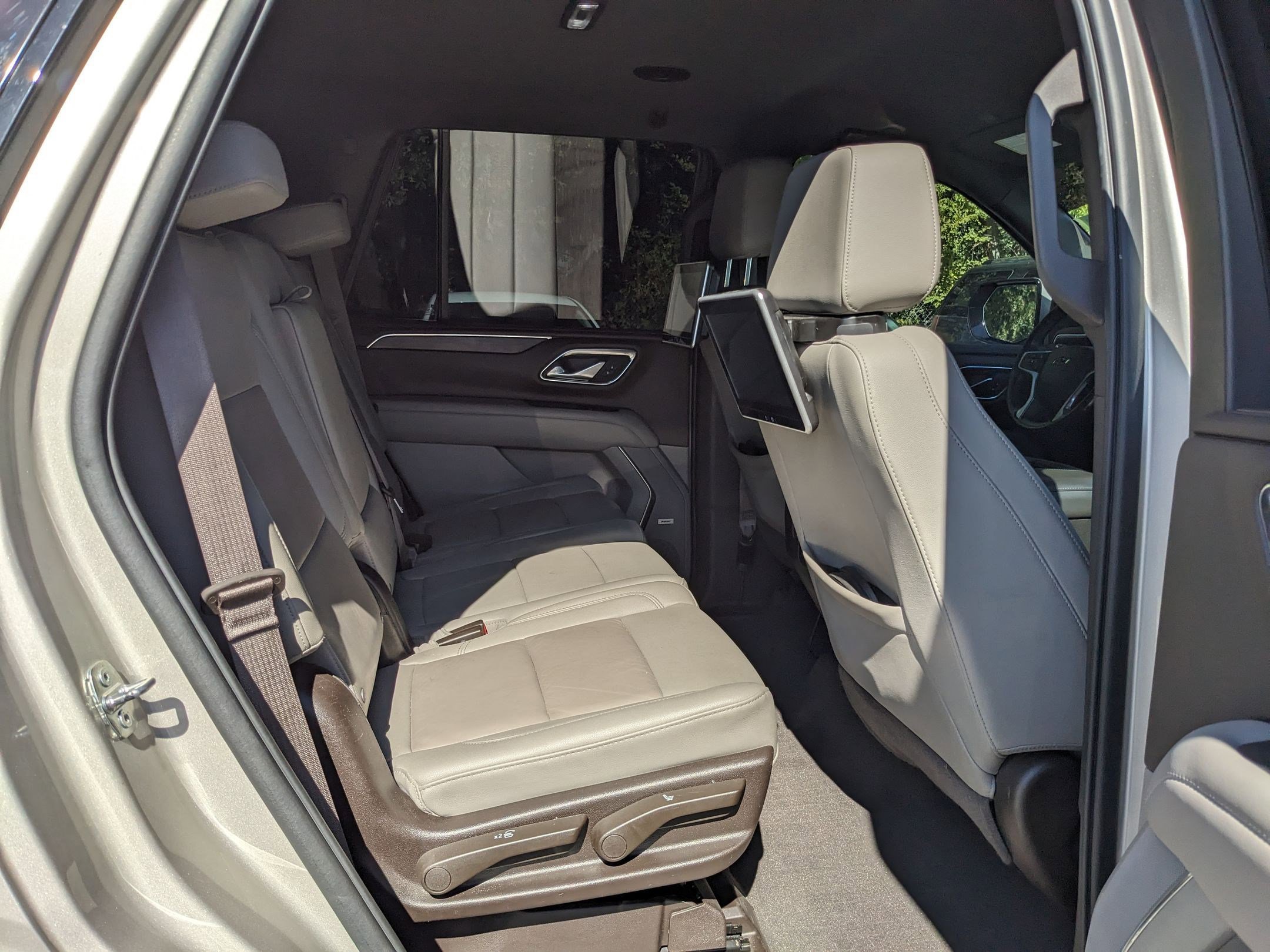 2022 Chevrolet Tahoe Z71 photo 17