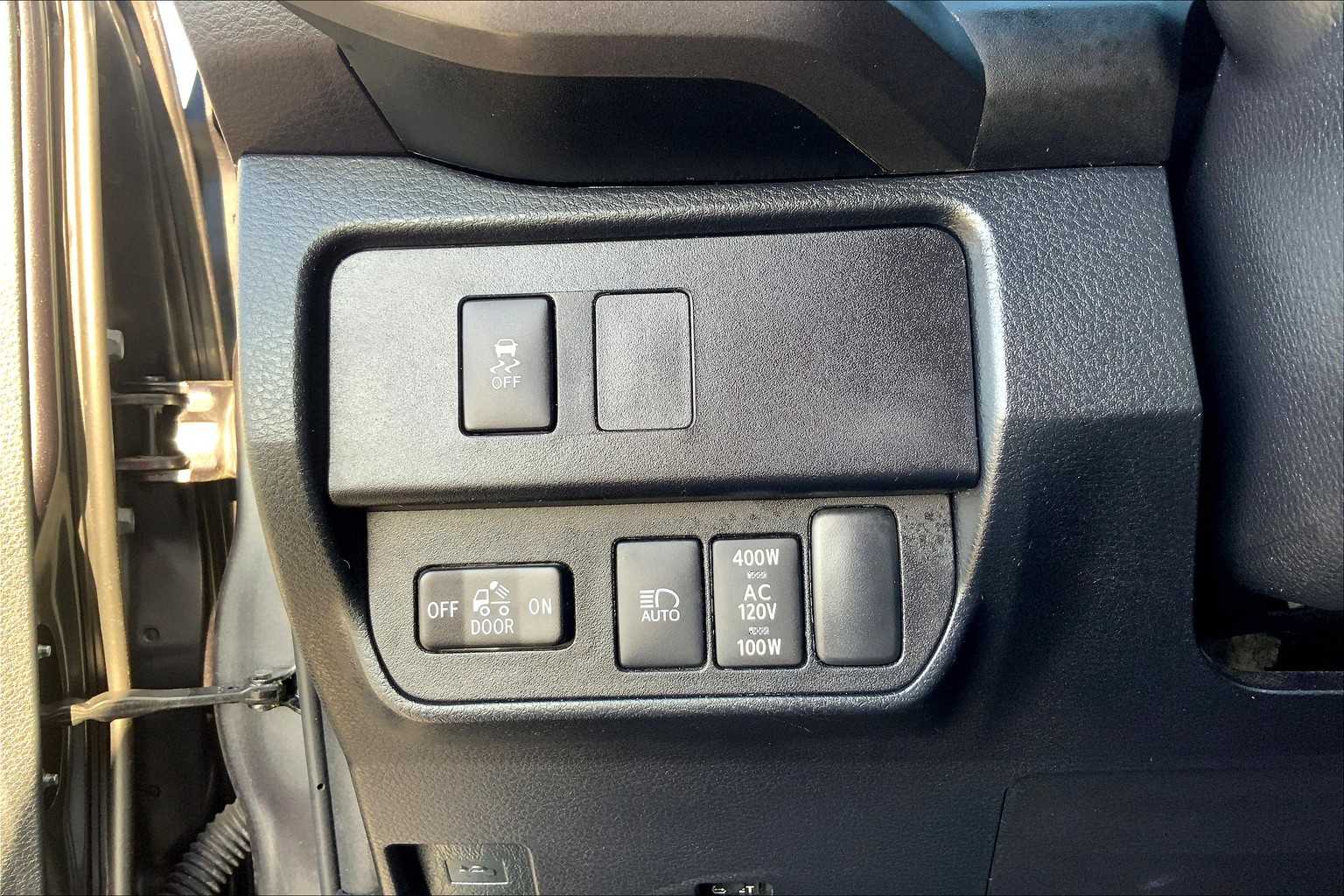 2023 Toyota Tacoma TRD photo 31
