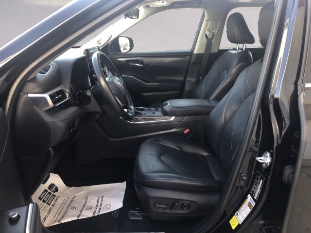 2022 Toyota Highlander Platinum photo 9