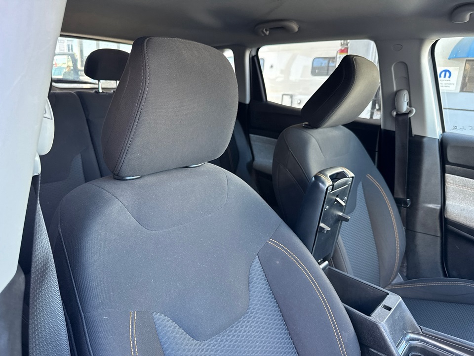 2022 Jeep Compass Sport photo 3