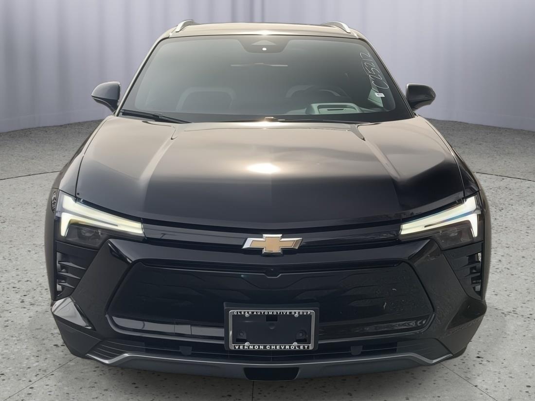 2025 Chevrolet Blazer EV photo 2