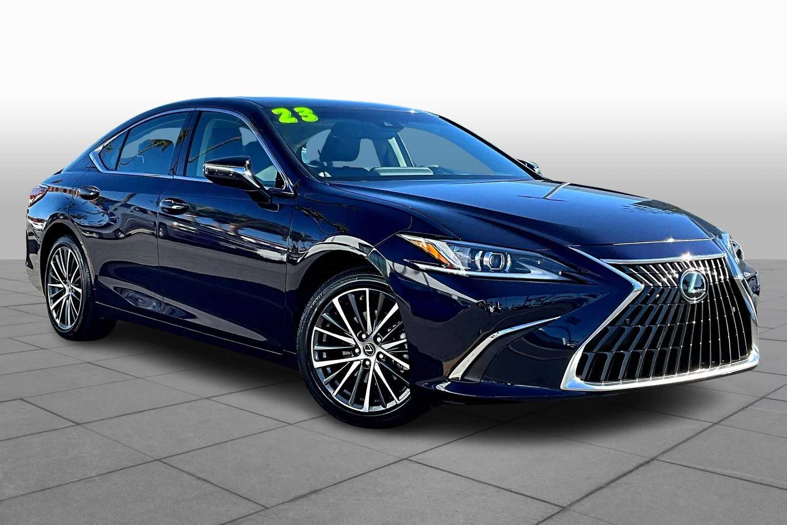 2023 Lexus ES 300h photo 2
