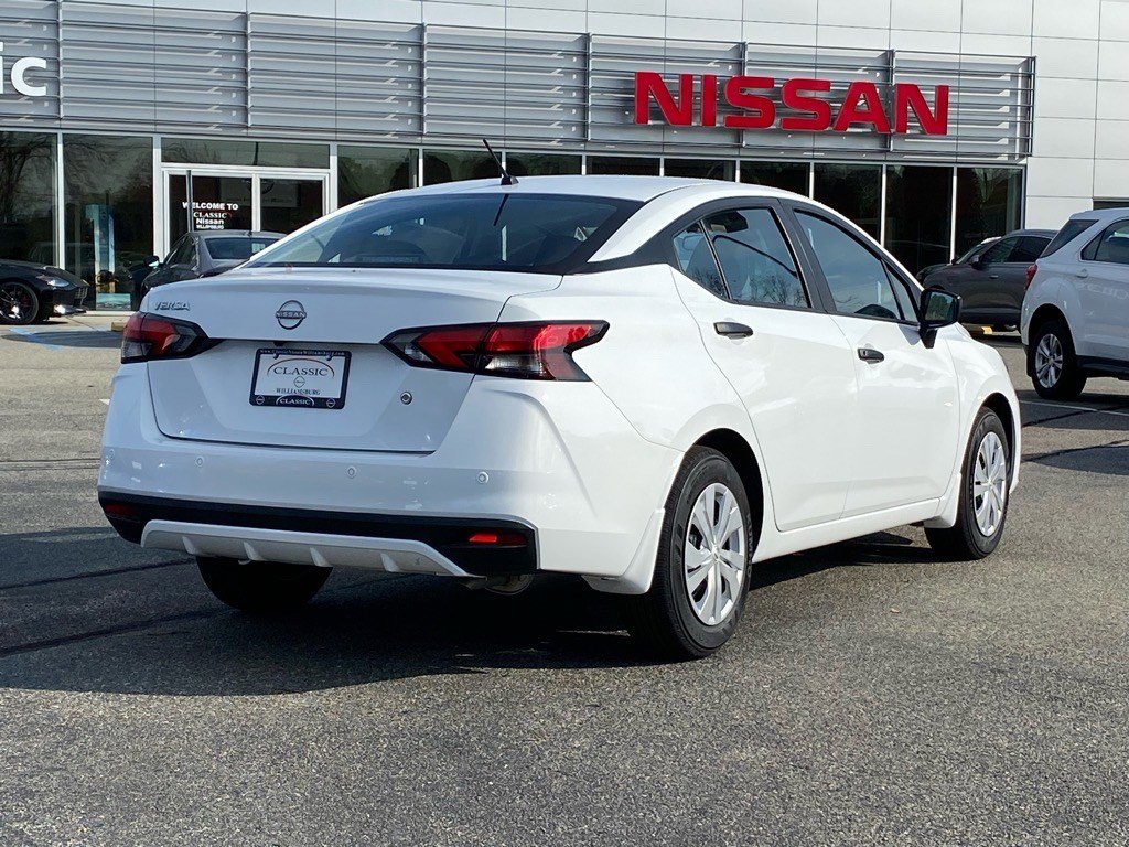 2025 Nissan Versa S photo 3