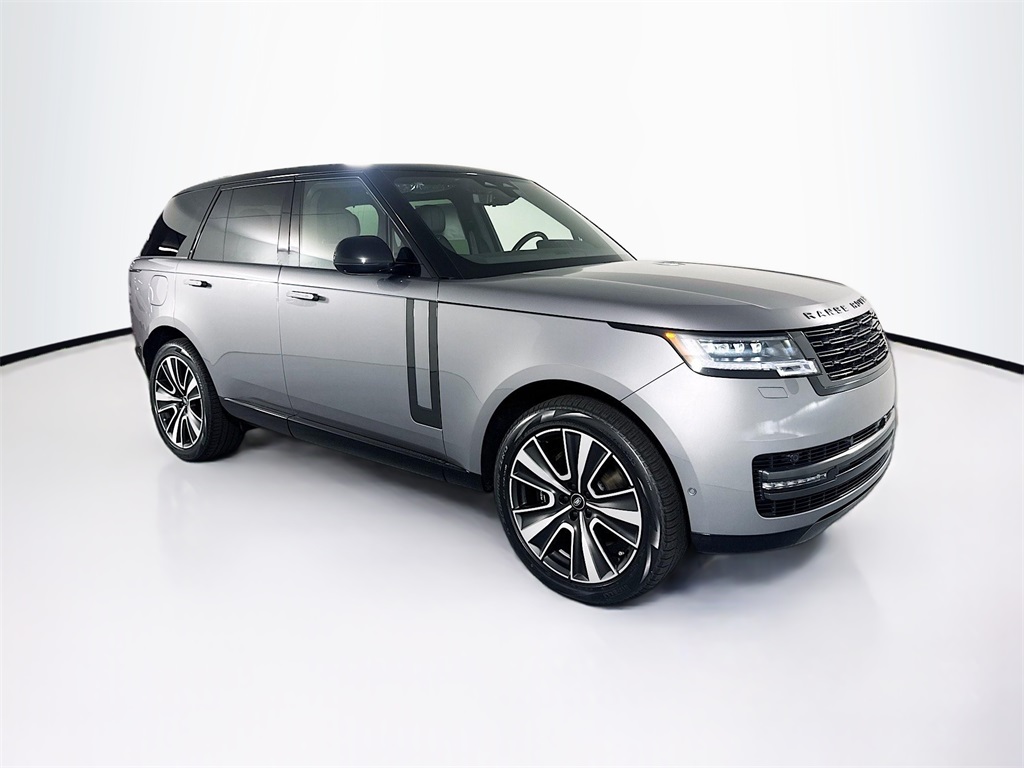 2025 Land Rover Range Rover SE photo 3
