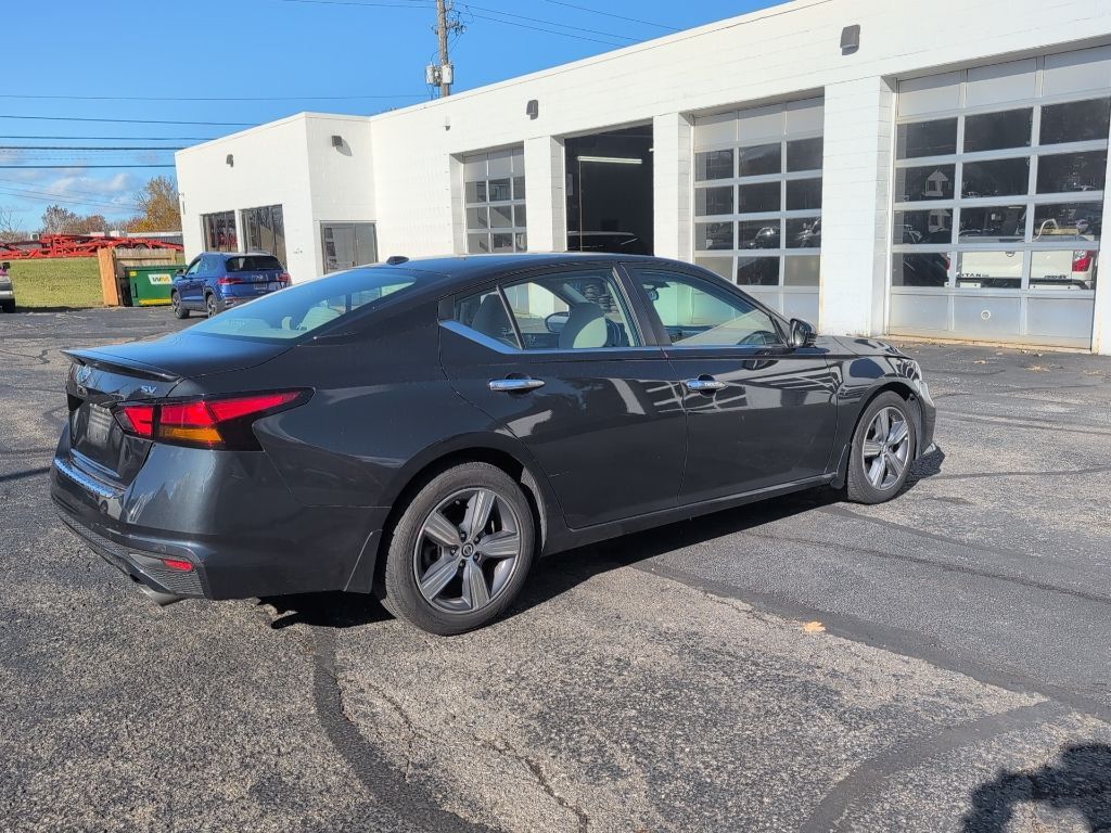 2021 Nissan Altima 2.5 SV photo 3