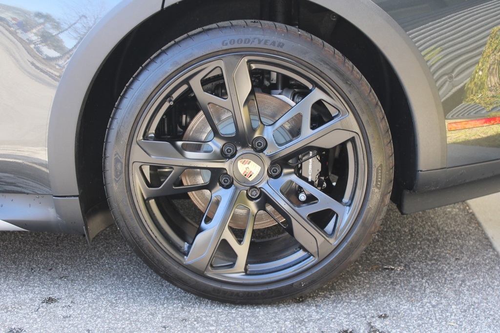 2025 Porsche Taycan 4S Cross Turismo photo 14
