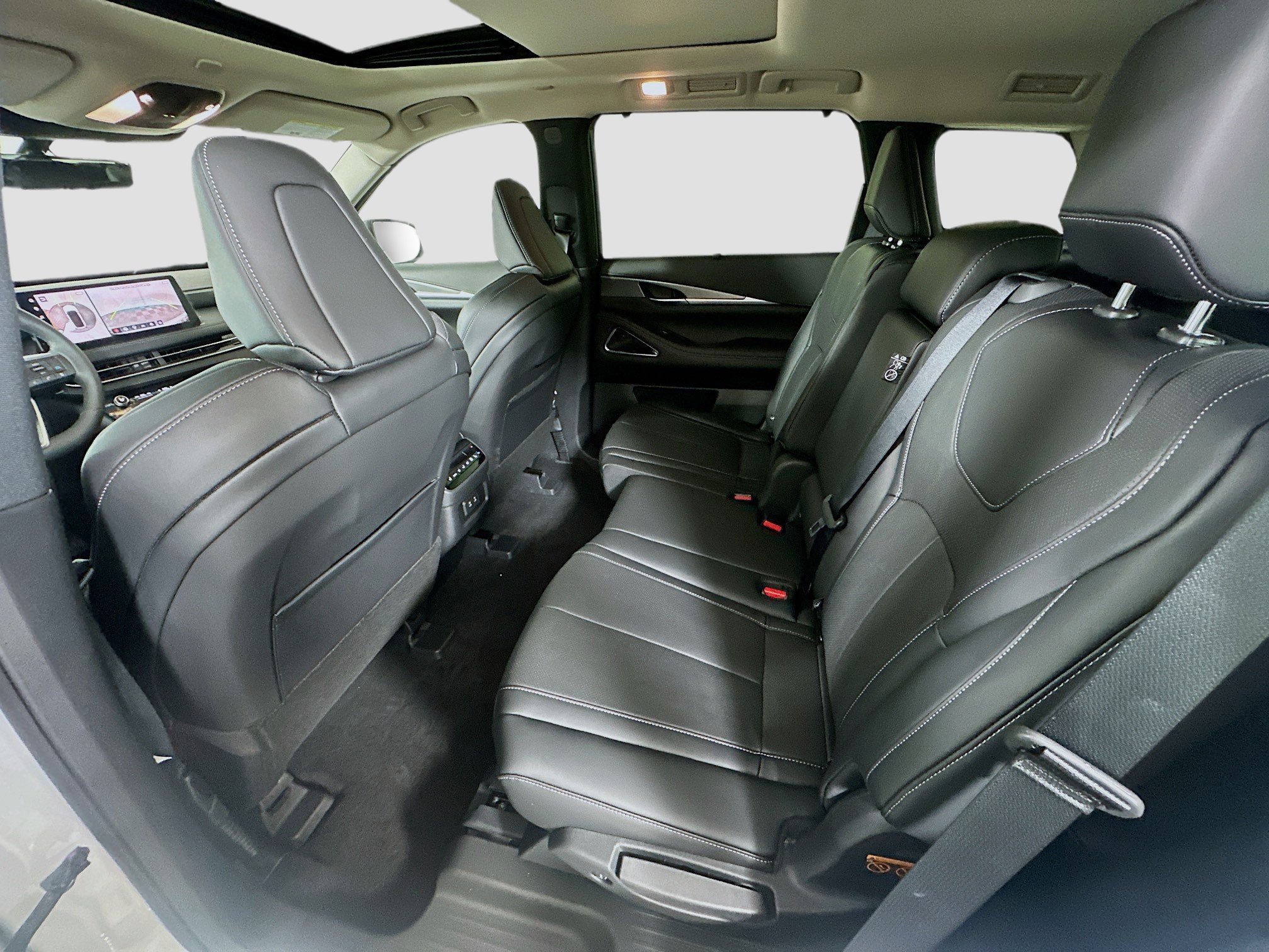 2026 Infiniti QX60 Luxe photo 19