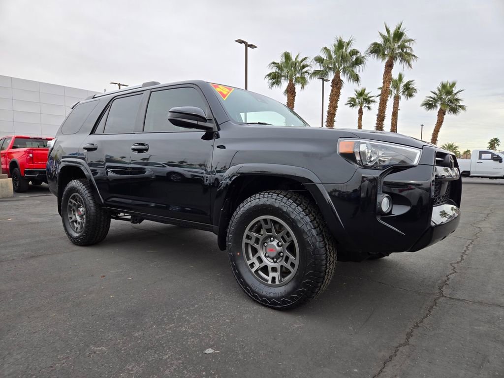 2020 Toyota 4Runner SR5's photo