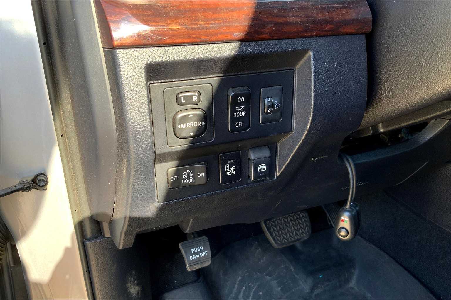 2017 Toyota Tundra Limited photo 30