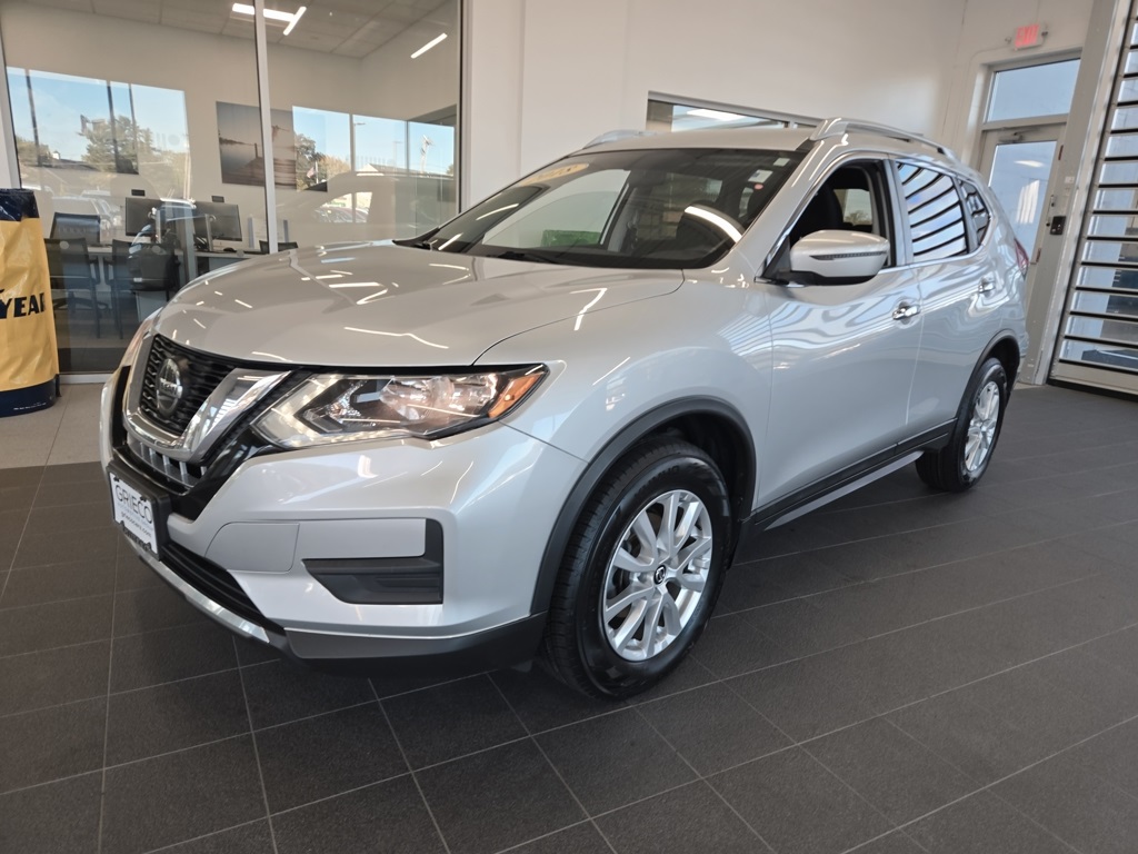 2018 Nissan Rogue SV photo 4