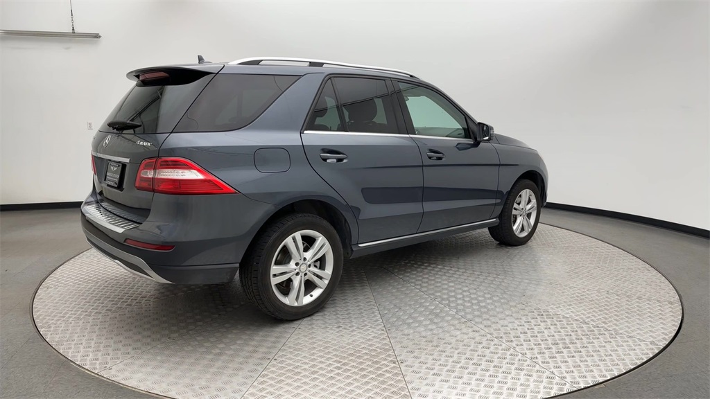 2013 Mercedes Benz ML 350 4MATIC photo 2