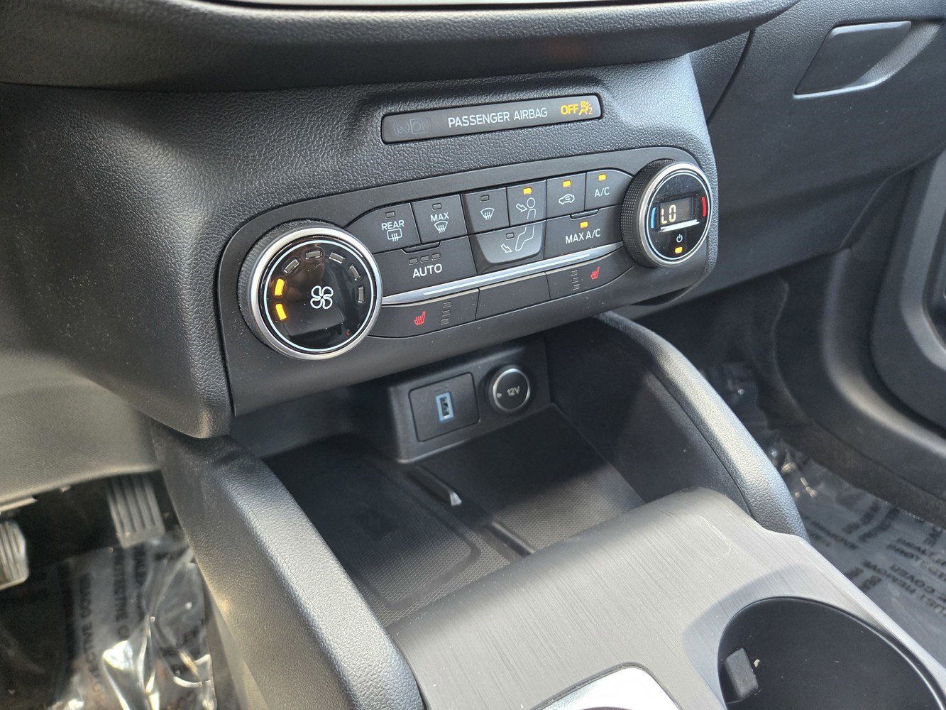 2020 Ford Escape SE Sport Hybrid photo 11