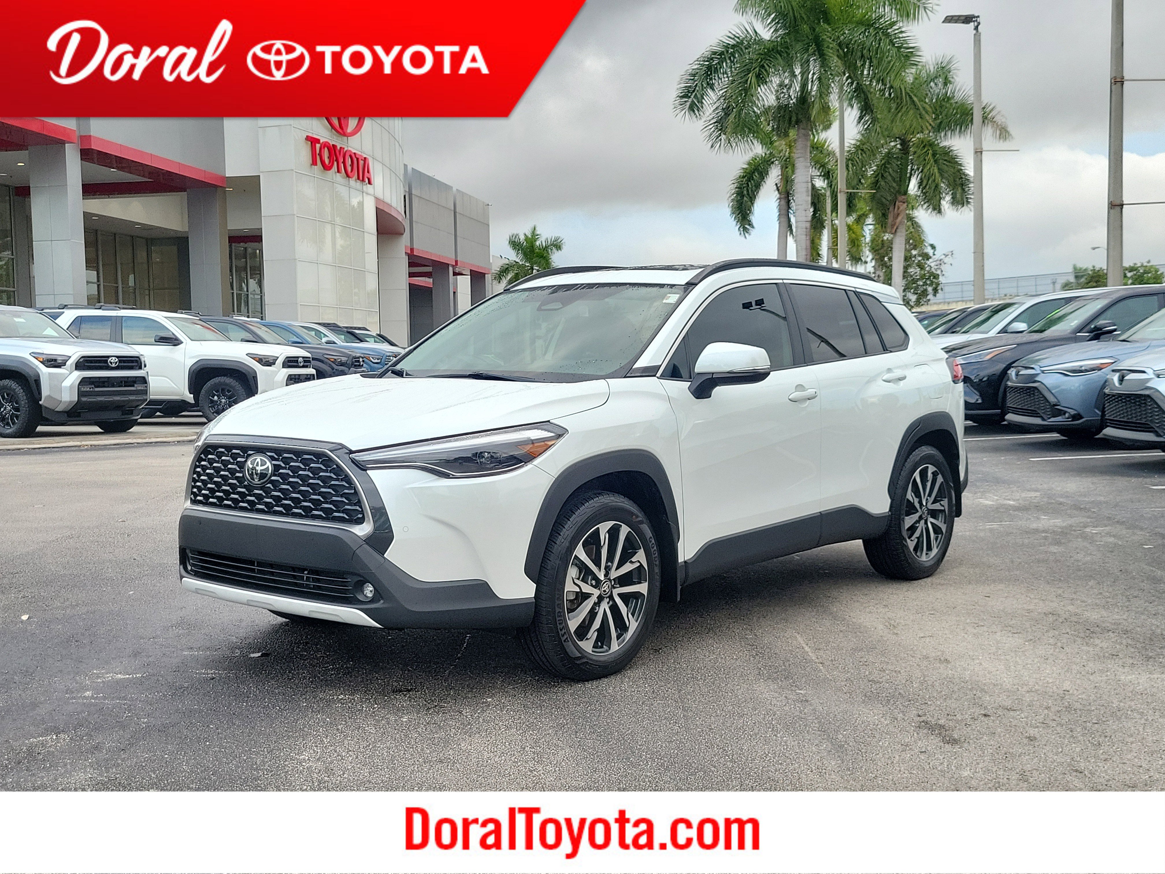 2023 Toyota Corolla Cross XLE's photo