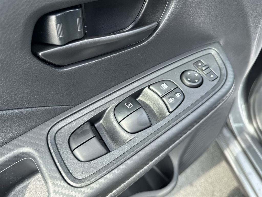 2025 Nissan Versa 1.6 S photo 19