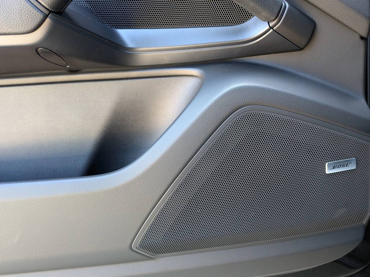 2025 Porsche Cayenne photo 13