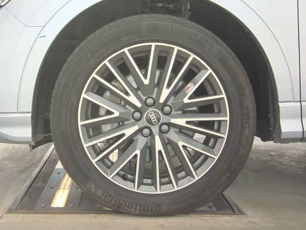 2022 Audi Q3 Premium Plus 40 TFSI photo 8
