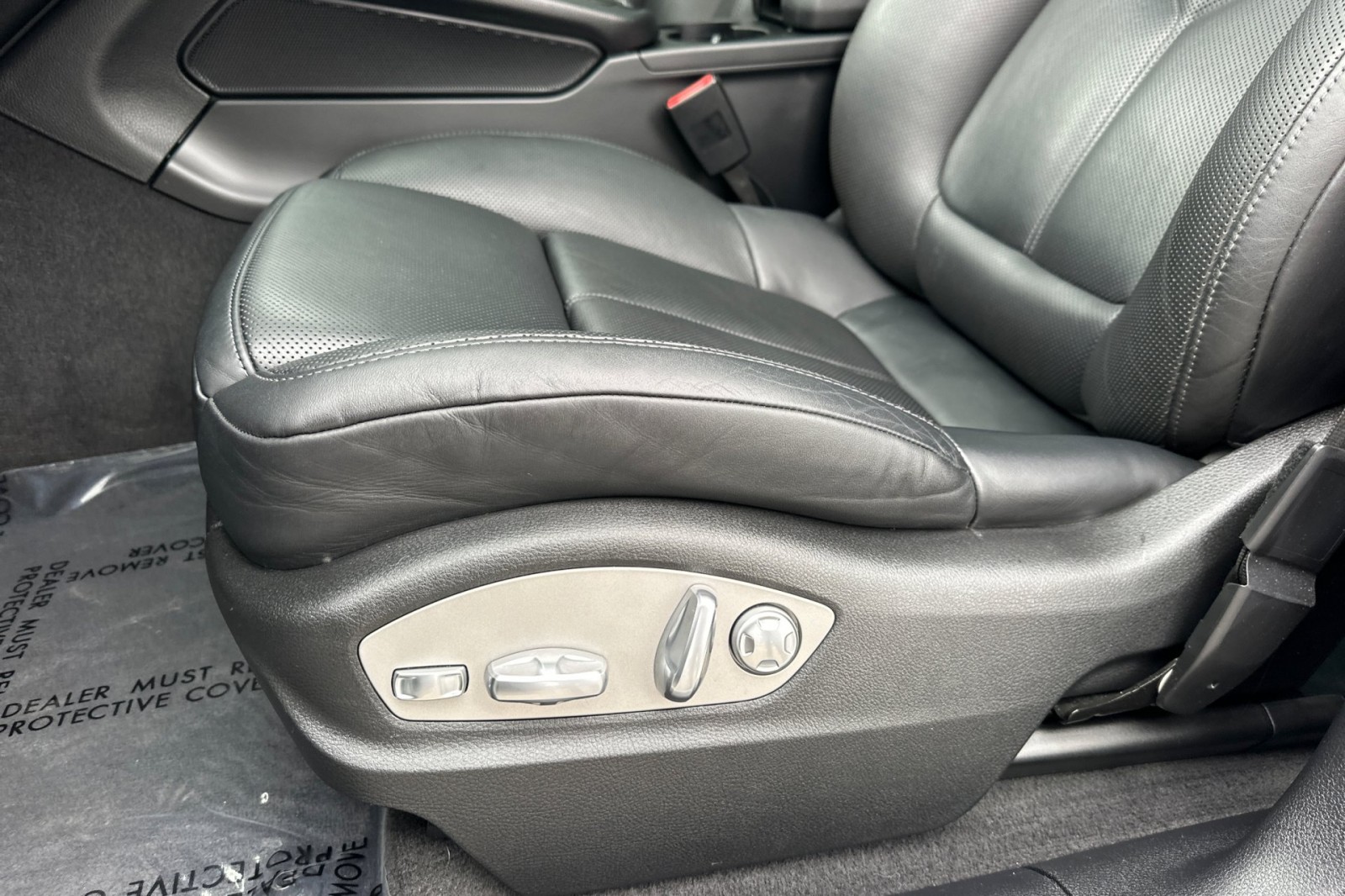 2020 Porsche Macan photo 14