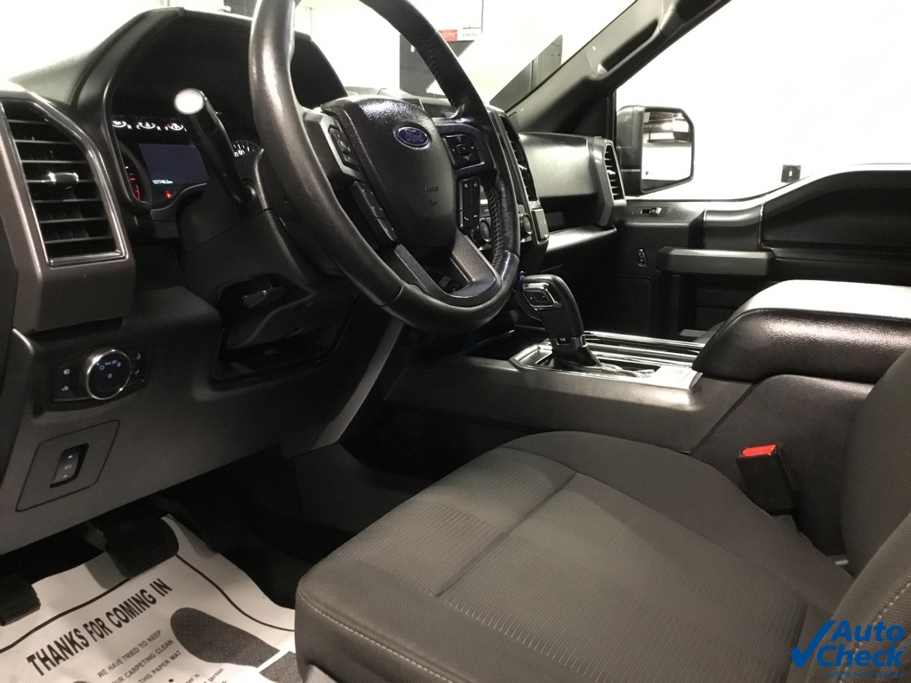 2017 Ford F-150 XLT photo 26