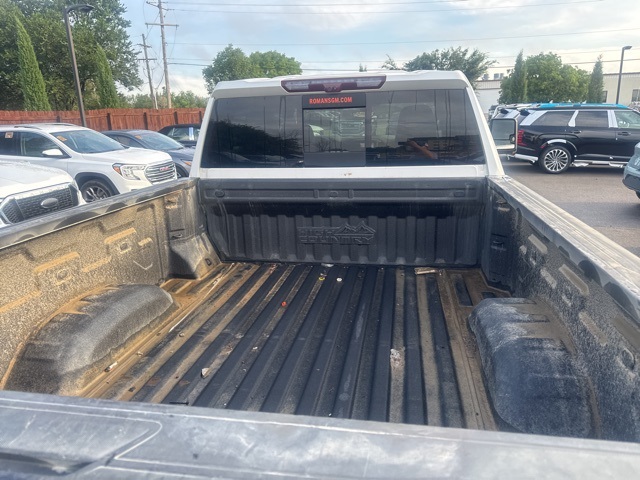 Used 2022 White Chevrolet High Country image 8