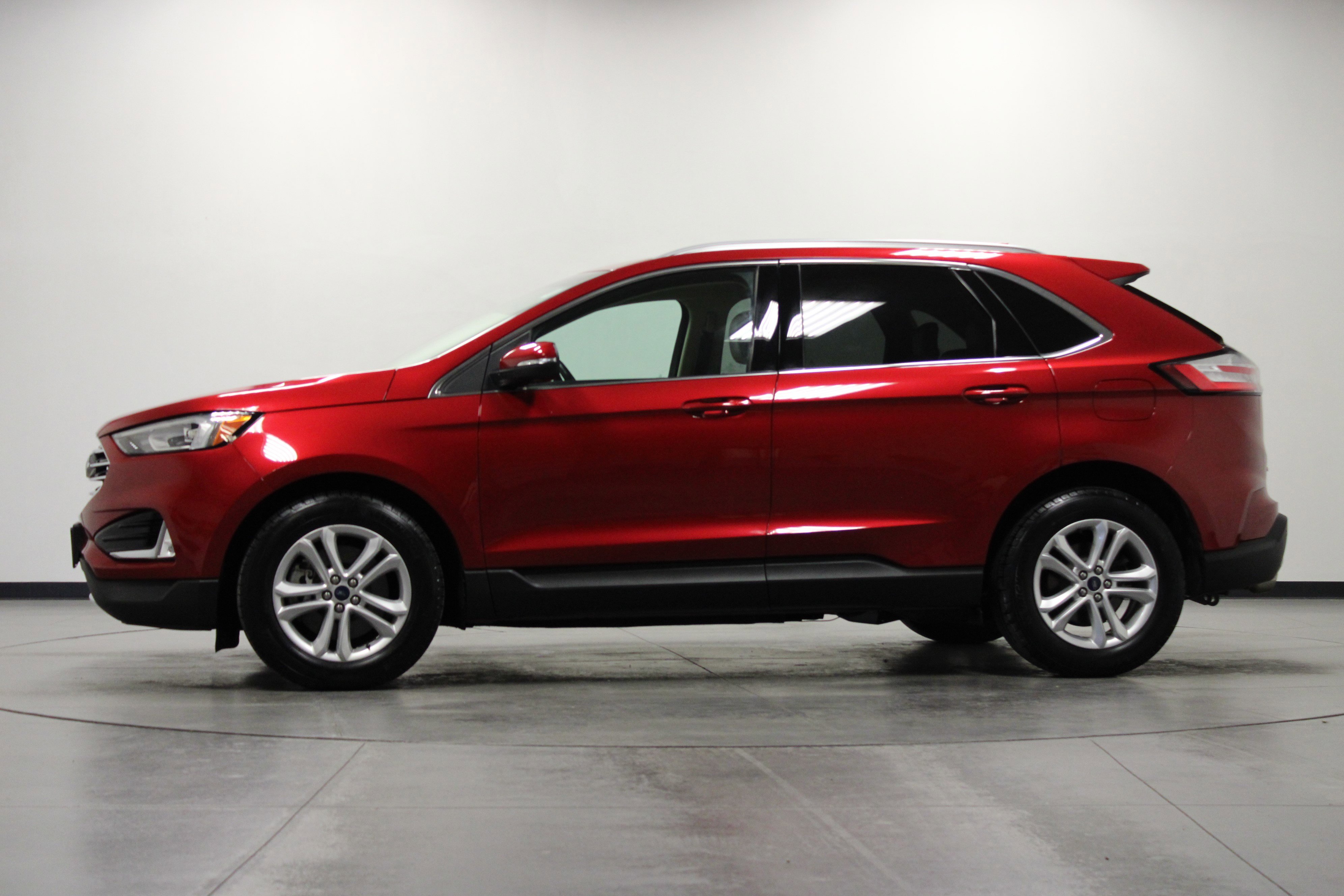 2020 Ford Edge SEL photo 5
