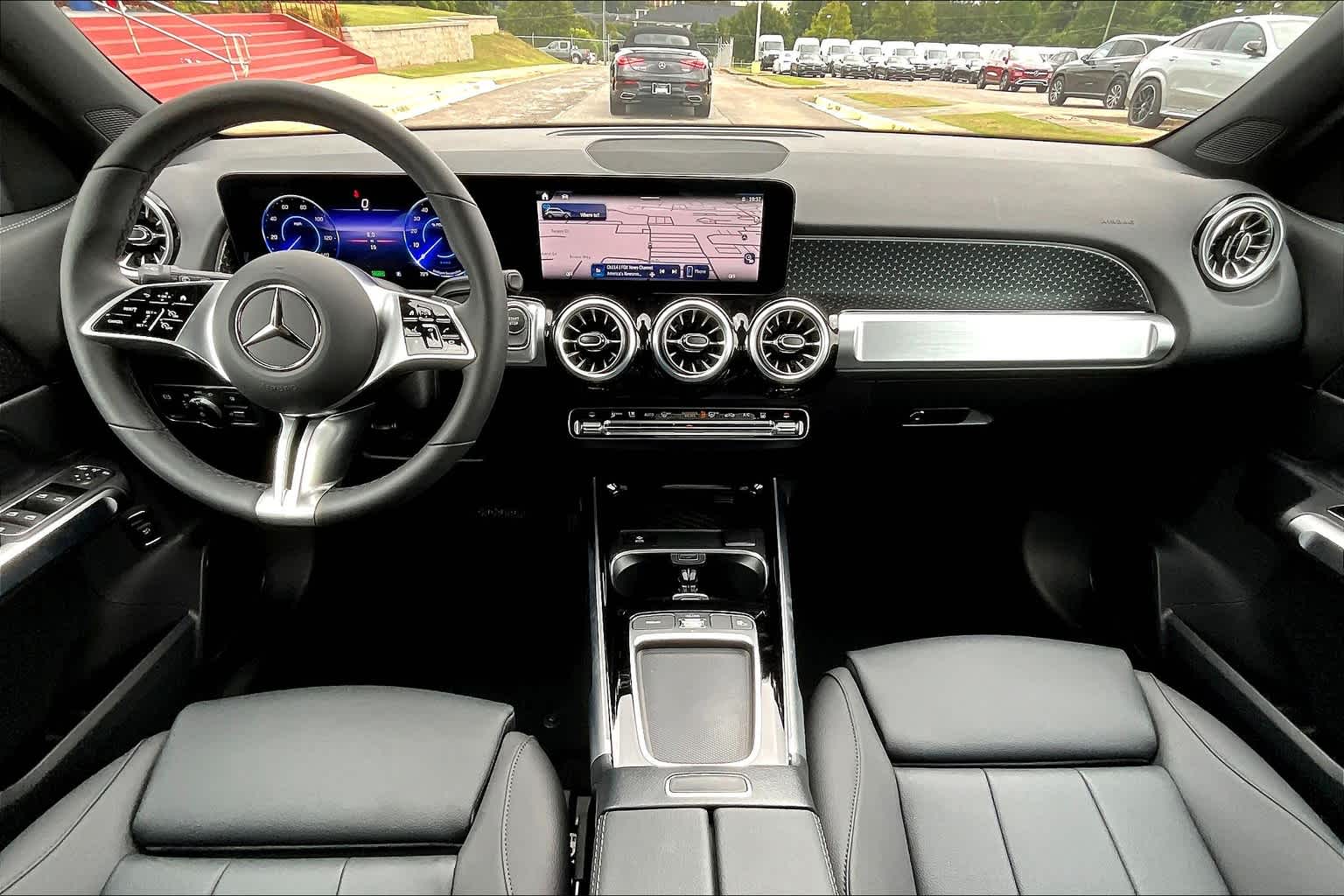2024 Mercedes Benz EQB 300 4MATIC photo 5