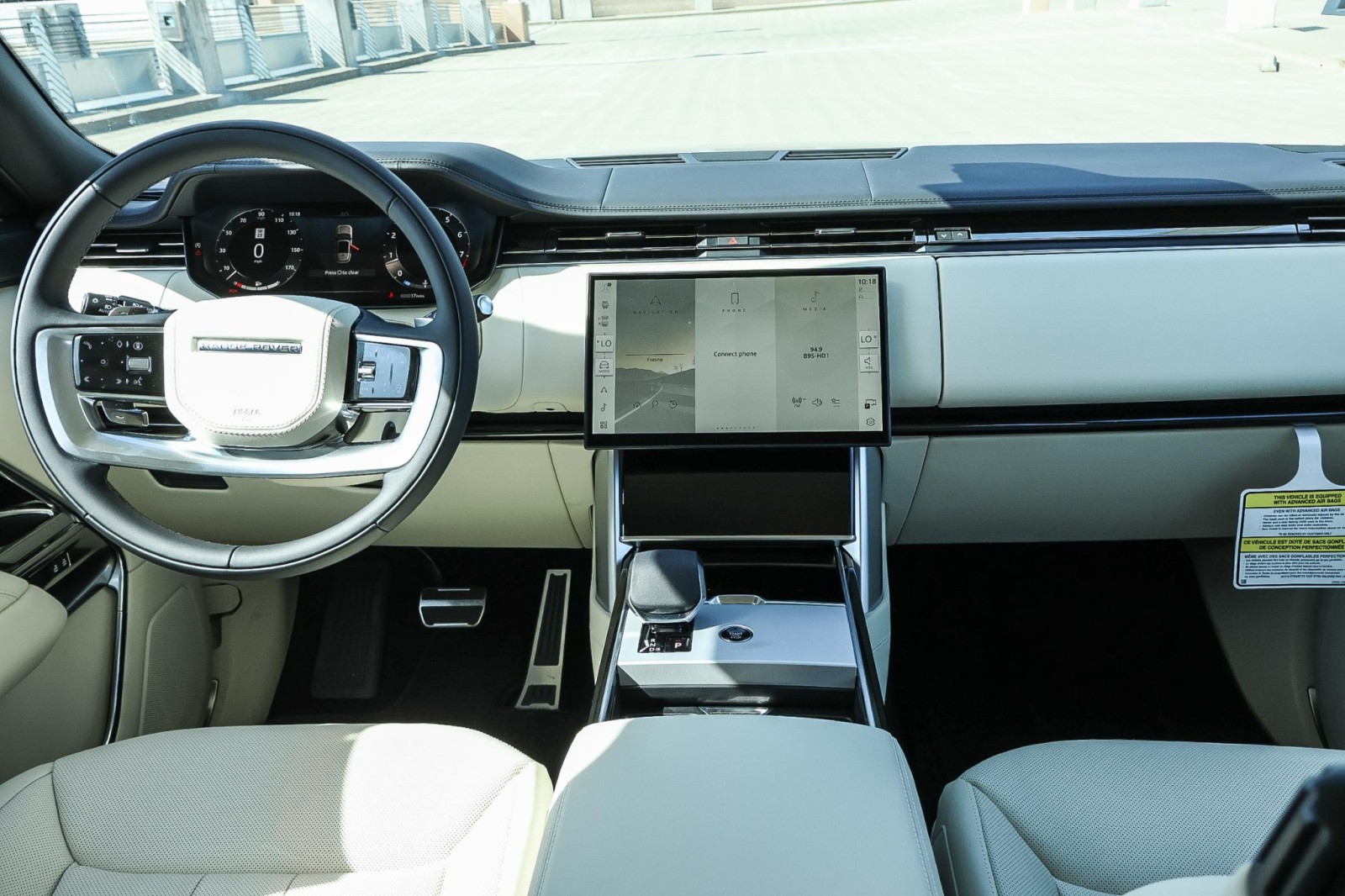 2025 Land Rover Range Rover SE photo 13