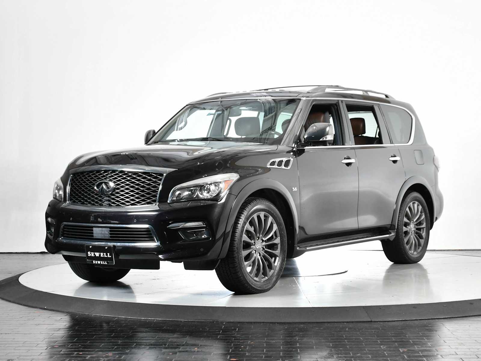 2016 INFINITI QX80 Limited's photo