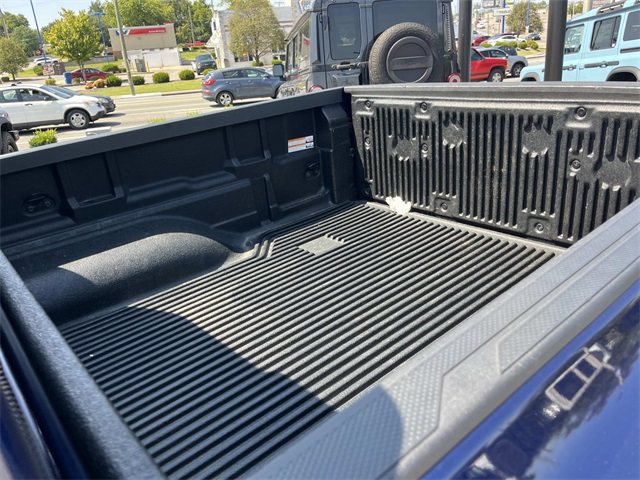 2023 Nissan Frontier SV photo 12