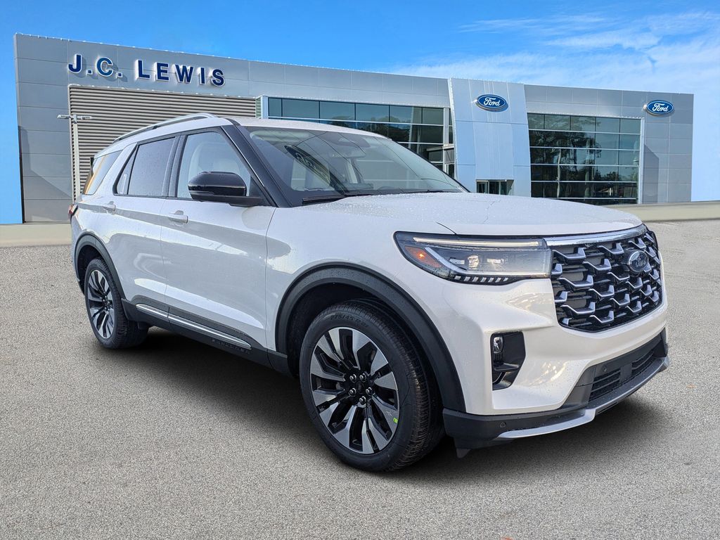 2026 Ford Explorer Platinum's photo