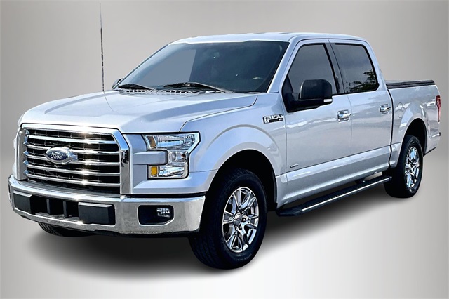 2015 Ford F-150 XLT photo 2