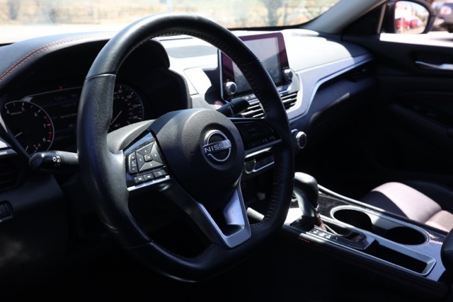 2023 Nissan Altima 2.5 SR photo 12