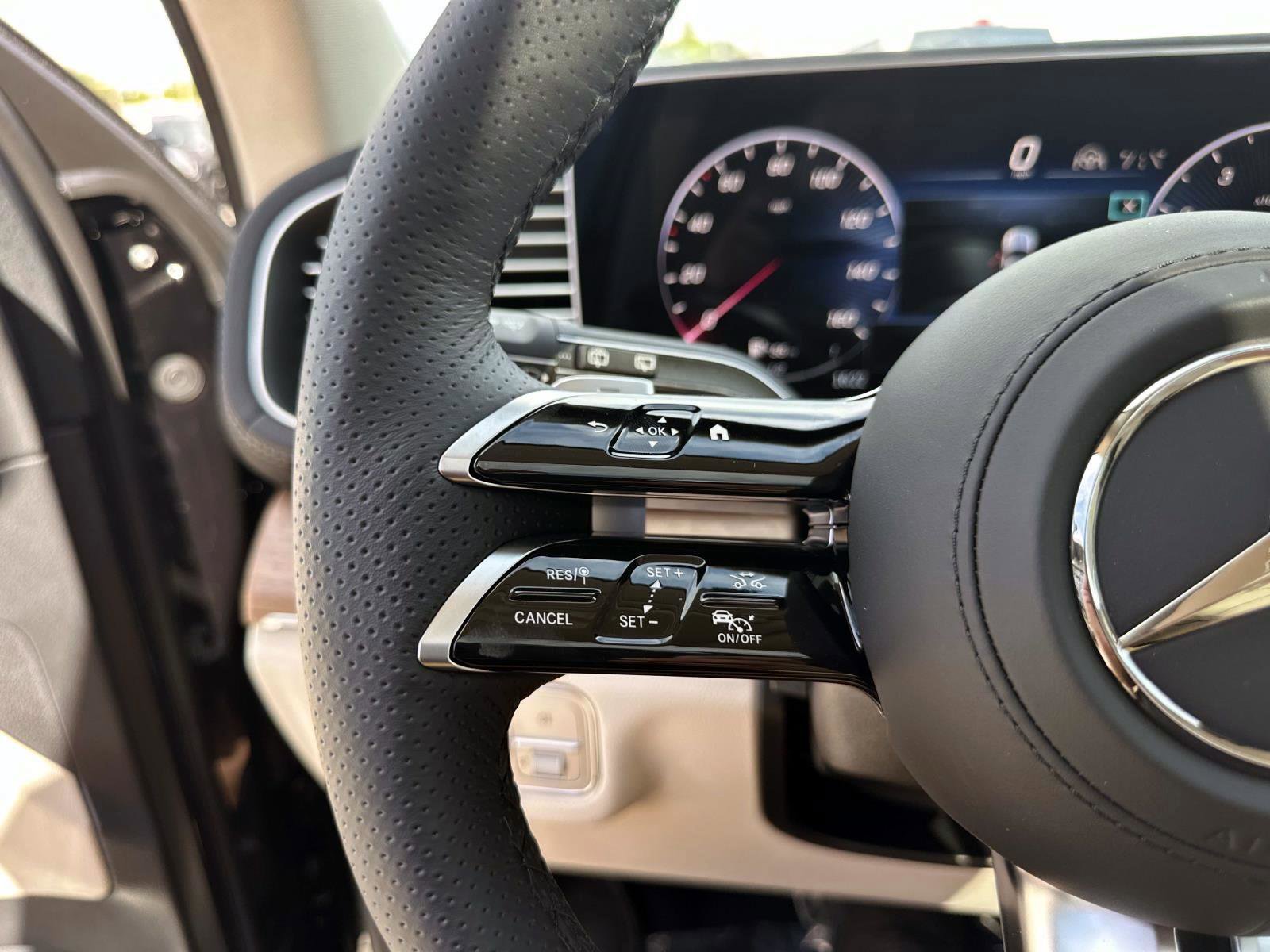 2026 Mercedes Benz GLS 450 4MATIC photo 32