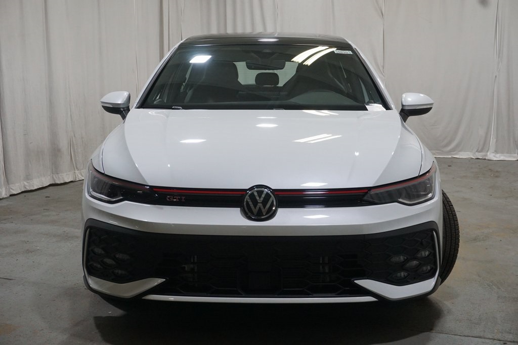 2025 Volkswagen Golf GTI SE photo 4