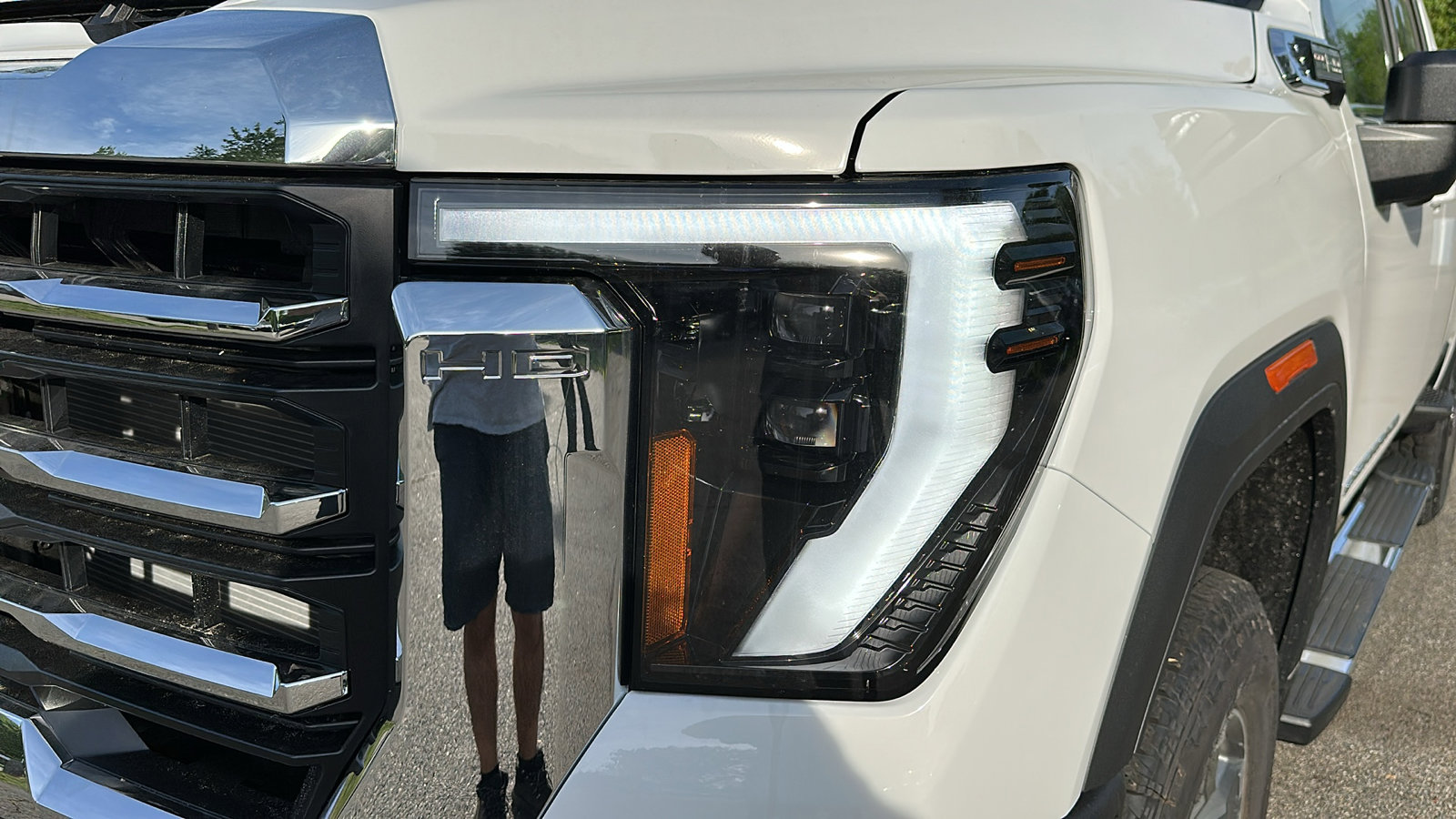 2025 Gmc Sierra 2500 HD SLE photo 4