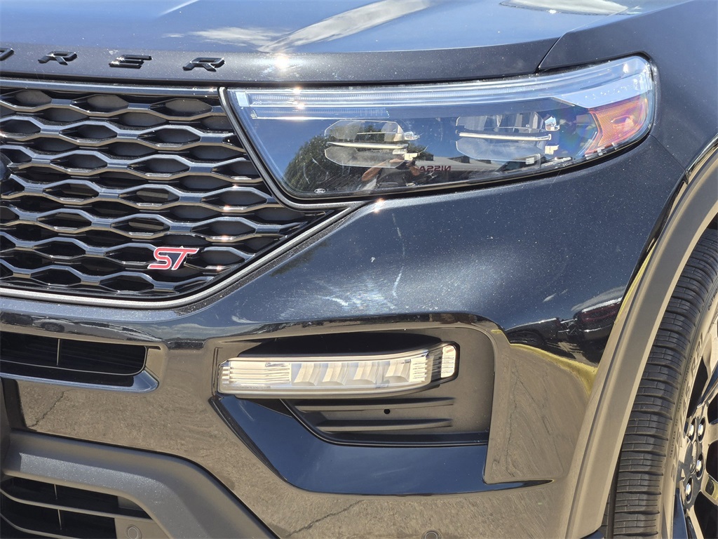 2024 Ford Explorer ST photo 4