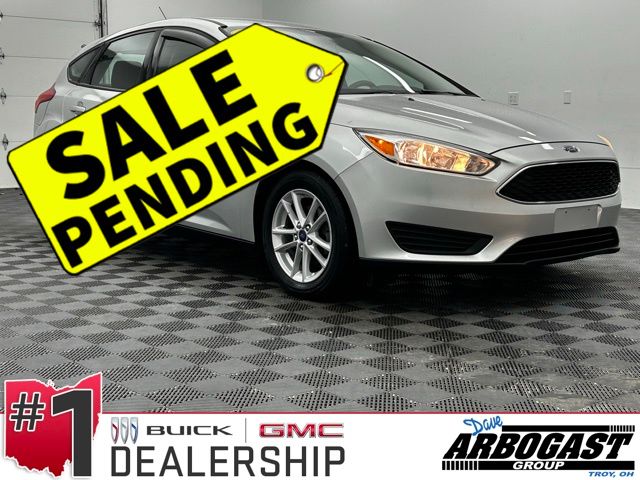 2016 Ford Focus SE's photo