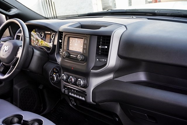 New 2024 Bright White Clear-Coat Exterior Paint RAM Tradesman image 17