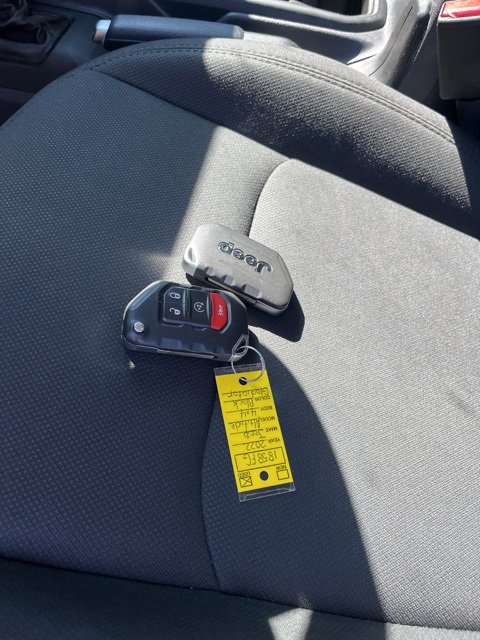 2022 Jeep Gladiator Altitude photo 8