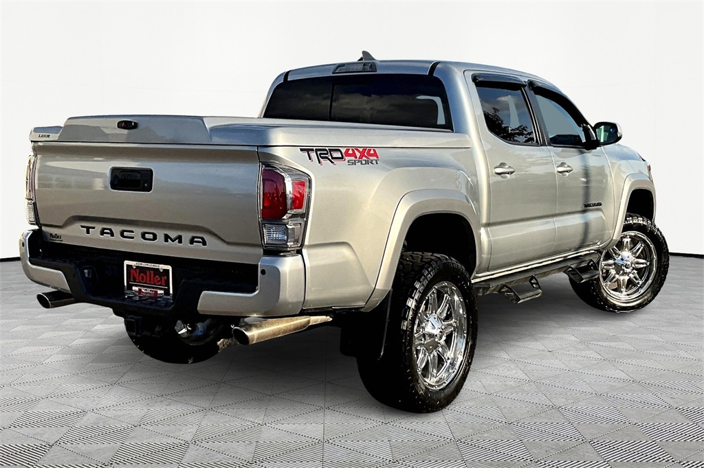 2023 Toyota Tacoma TRD Sport photo 2