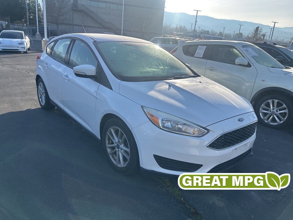 2017 Ford Focus SE's photo