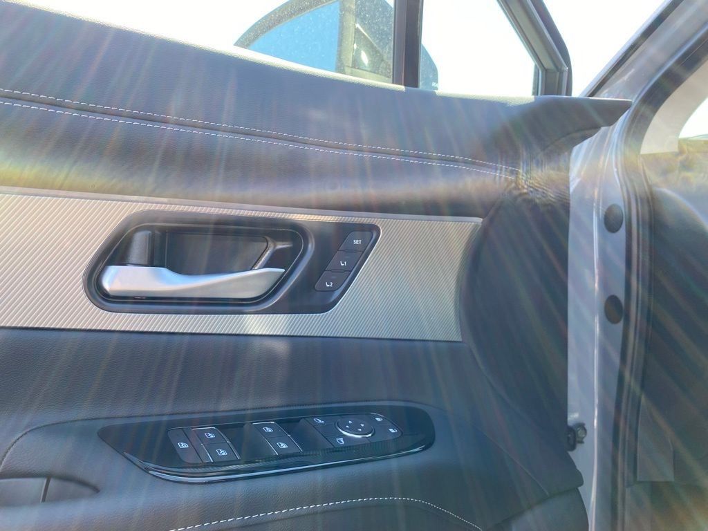 2025 Nissan Murano SL photo 18
