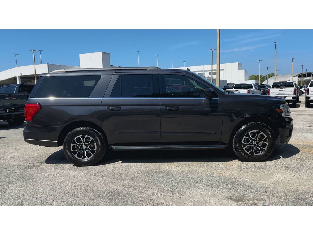 2022 Ford Expedition XLT MAX photo 8